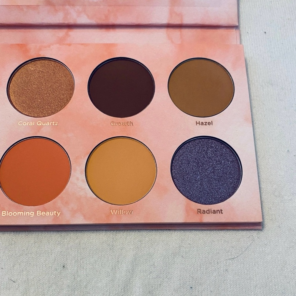 Dominique Cosmetics Coral Blossom Palette BNIB ** - Picture 5 of 7